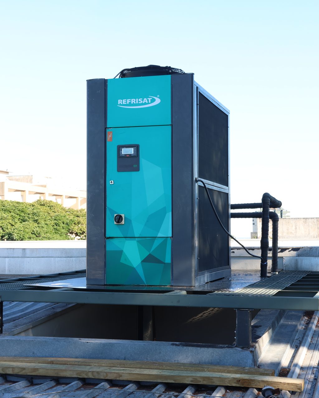 Chiller Refrisat instalado em cobertura